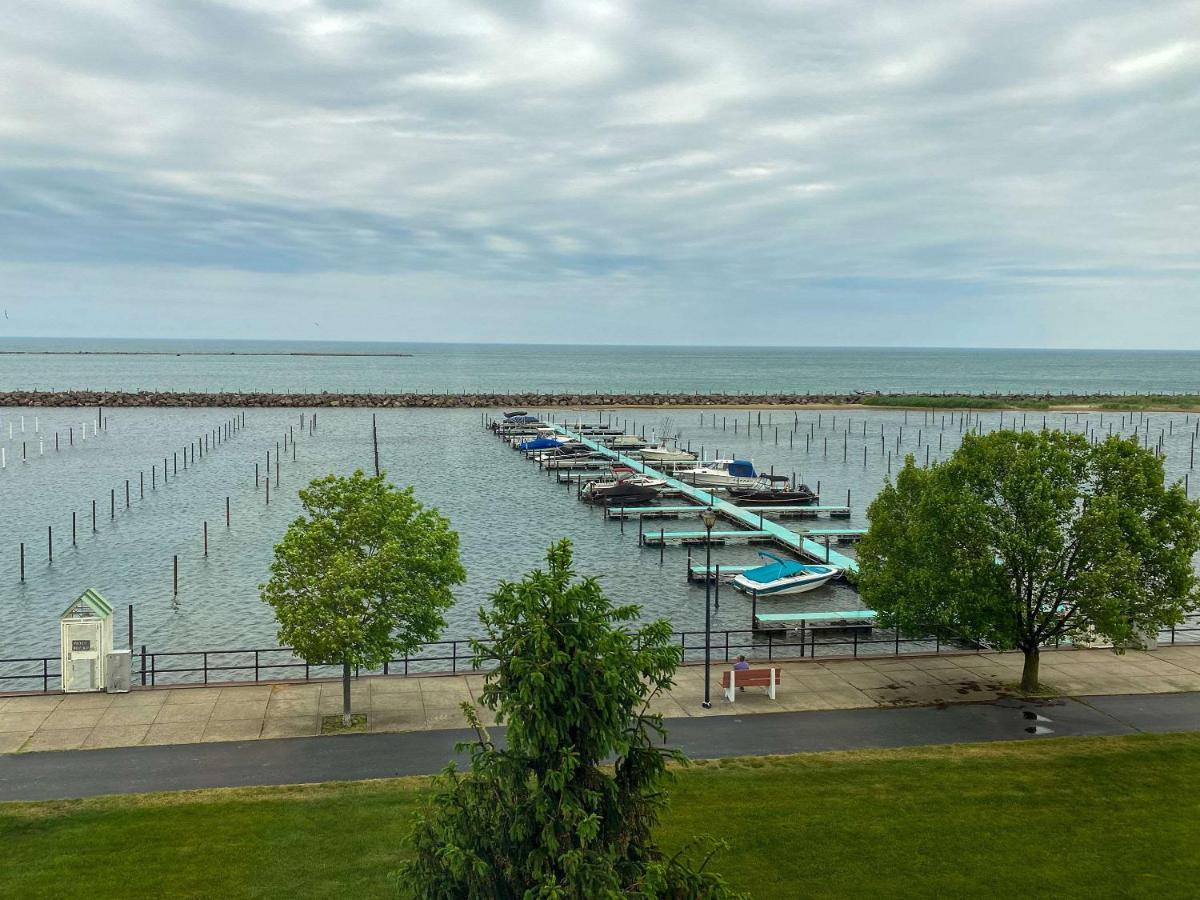 Clarion Hotel Marina&Conference Center Dunkirk Exterior foto